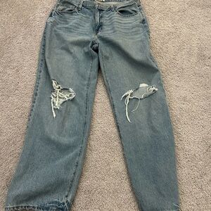 Universal Thread Blue Boyfriend Jeans Distressed